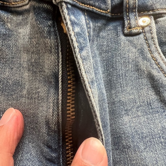 NWT‎ Women's Tractr Crop Straight Fram Hem Size 10/30 (E5) - Picture 4 of 6